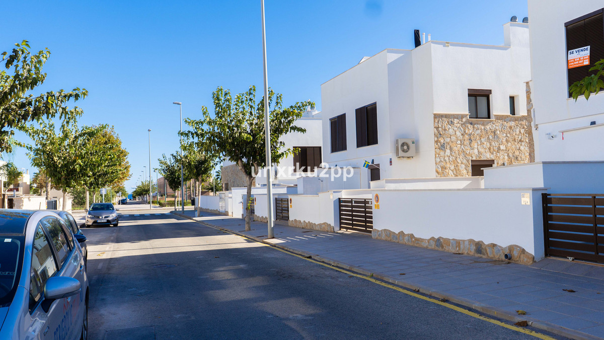ShowFeedImage Apartment – Top Floor Apartment in Pilar de la Horadada