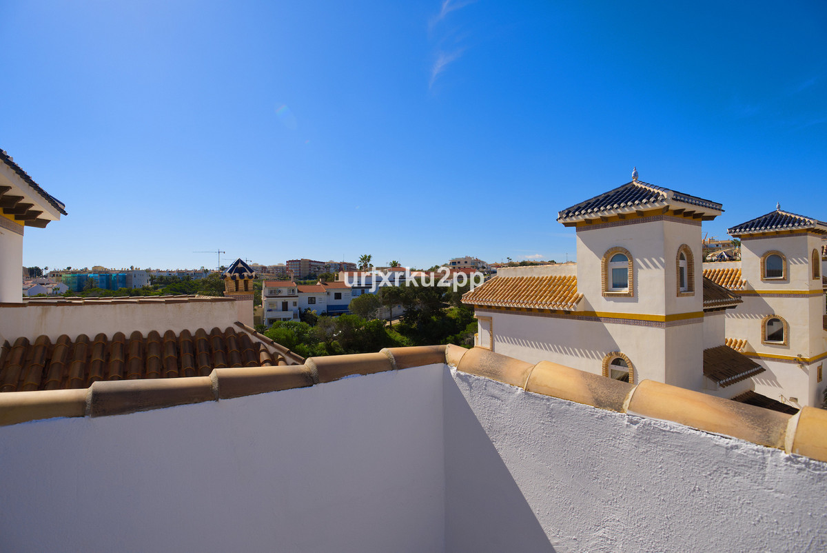 ShowFeedImage House – Detached Villa in Torrevieja