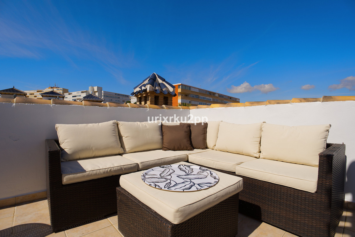 ShowFeedImage House – Detached Villa in Torrevieja