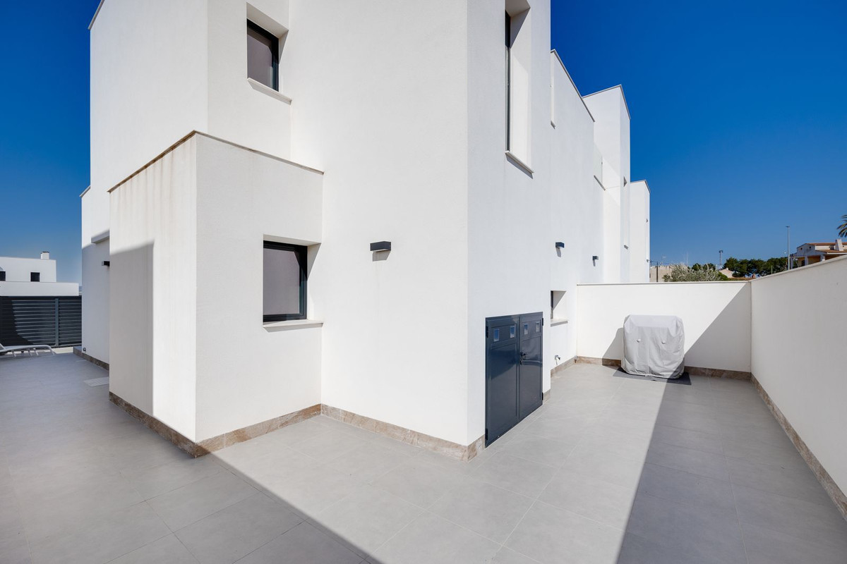 ShowFeedImage House – Semi-Detached House in Los Montesinos