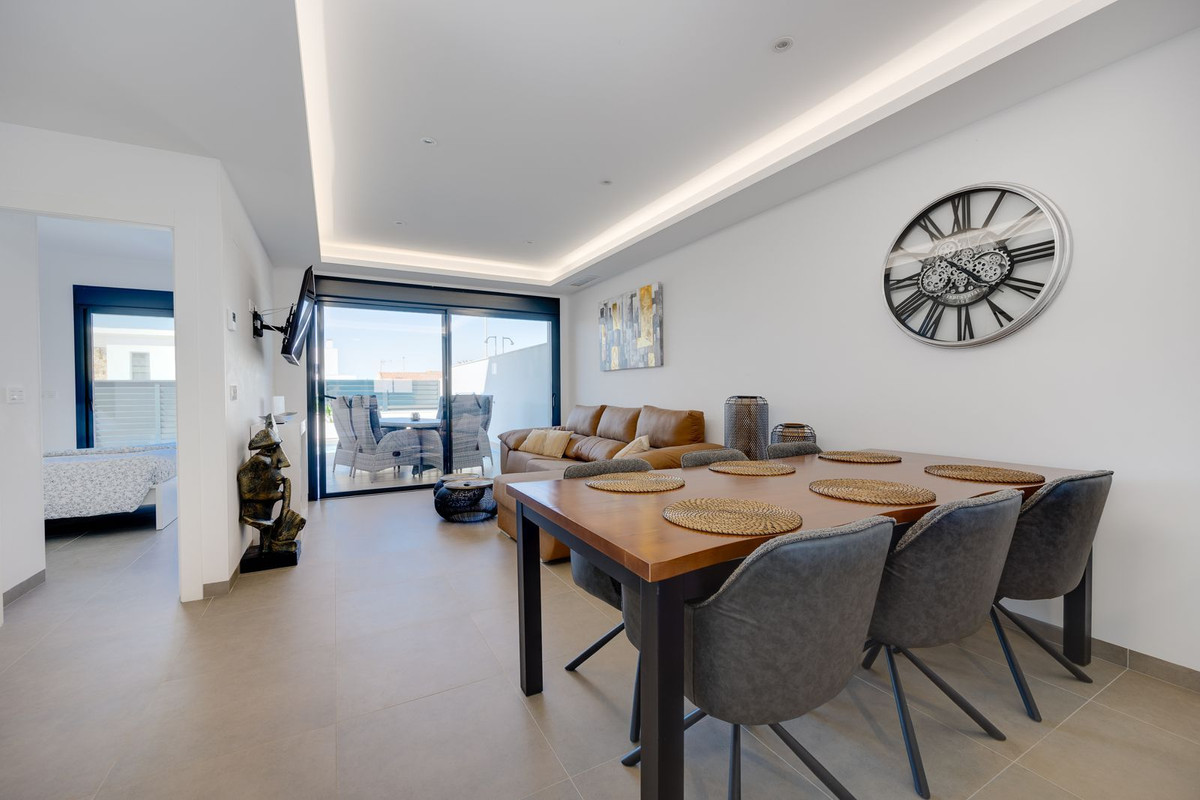 ShowFeedImage House – Semi-Detached House in Los Montesinos