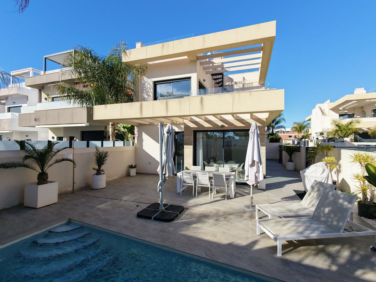 House – Detached Villa in Los Montesinos