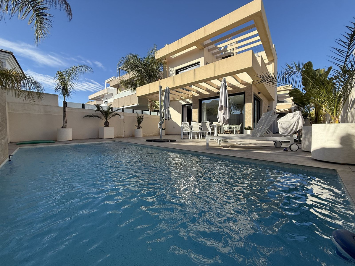 House – Detached Villa in Los Montesinos