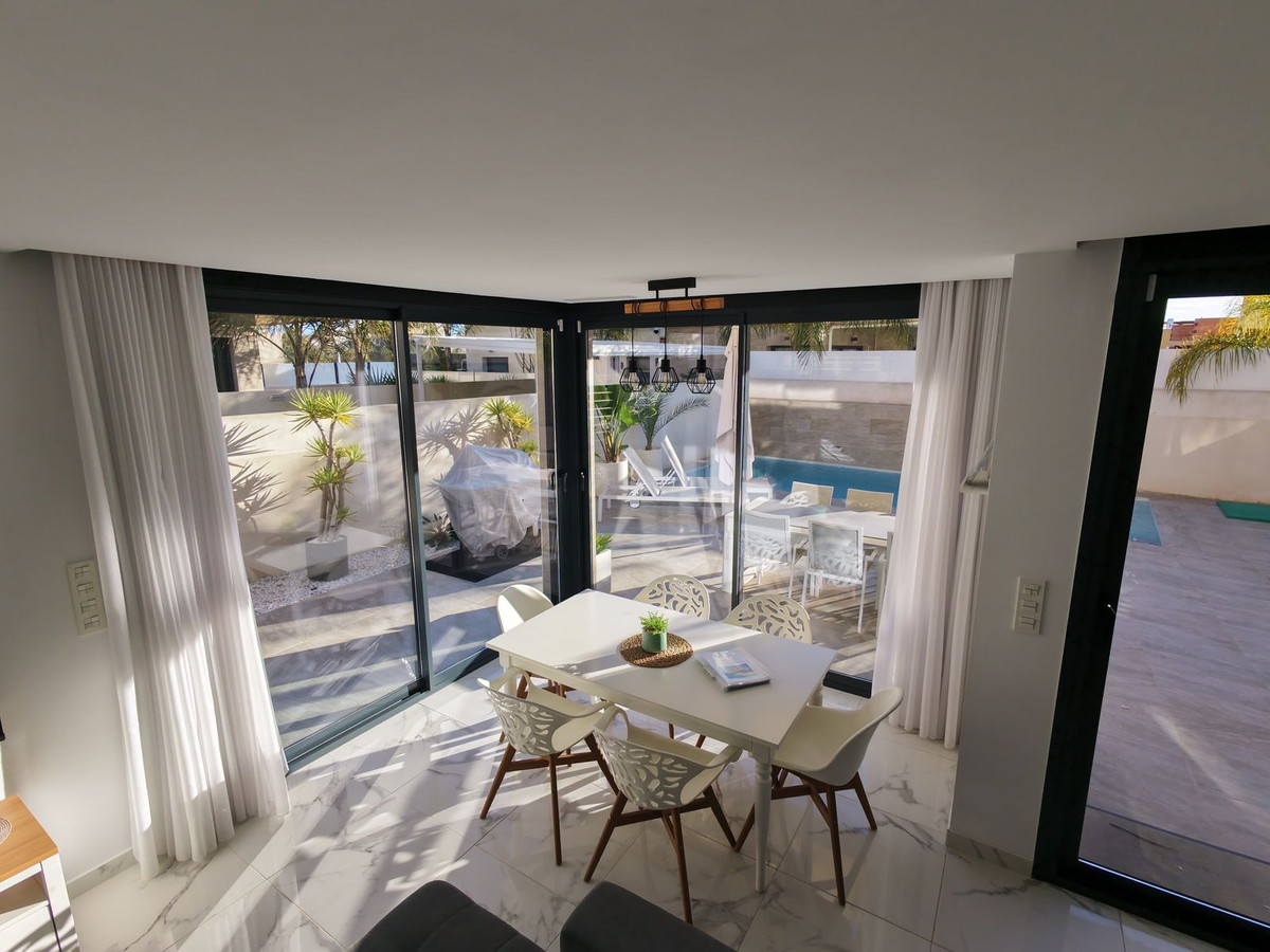 House – Detached Villa in Los Montesinos