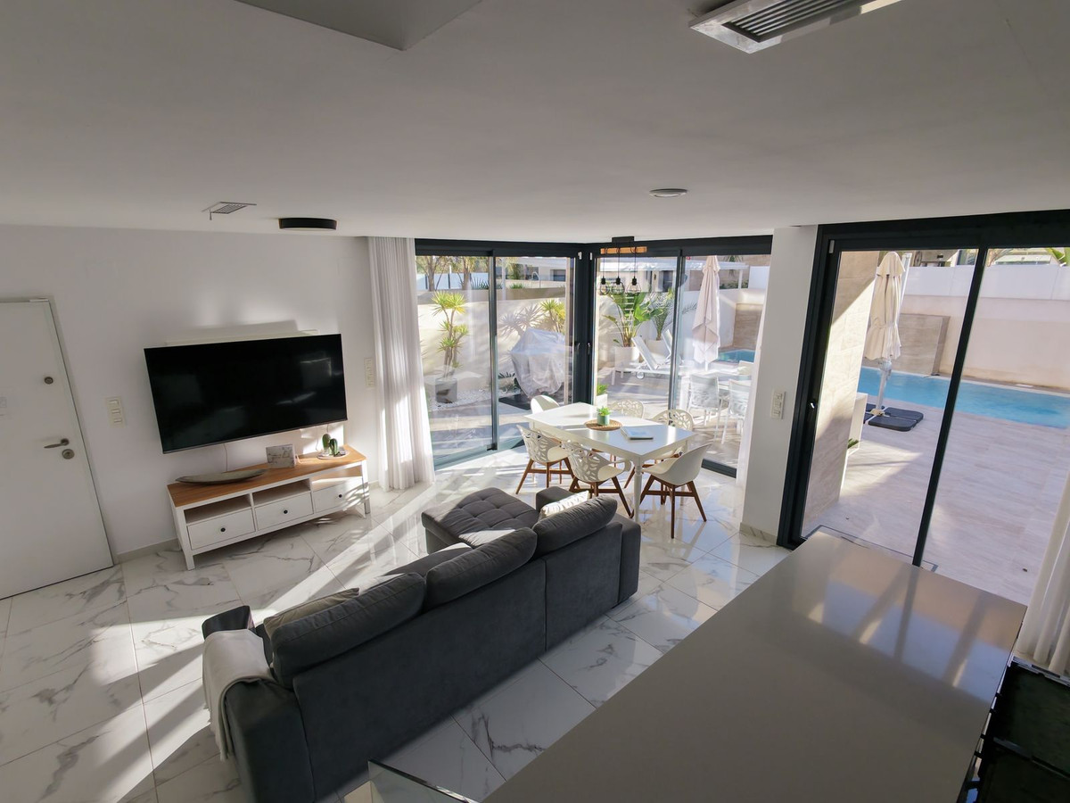 House – Detached Villa in Los Montesinos
