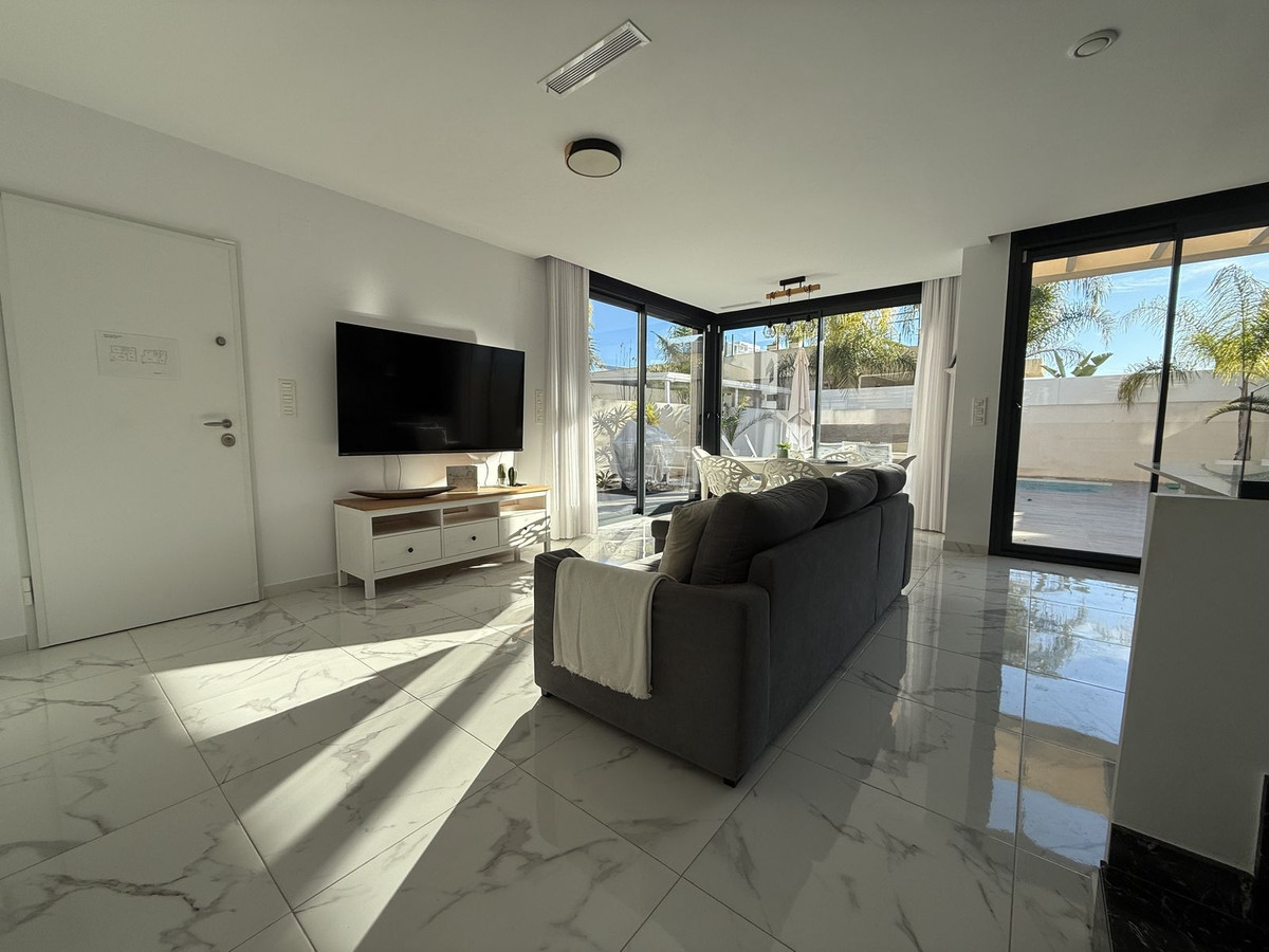 House – Detached Villa in Los Montesinos
