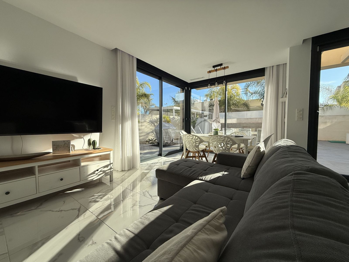 House – Detached Villa in Los Montesinos