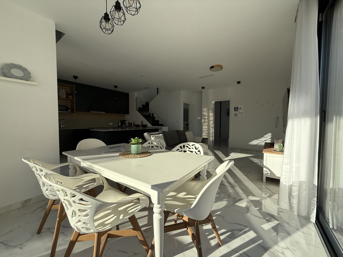 House – Detached Villa in Los Montesinos