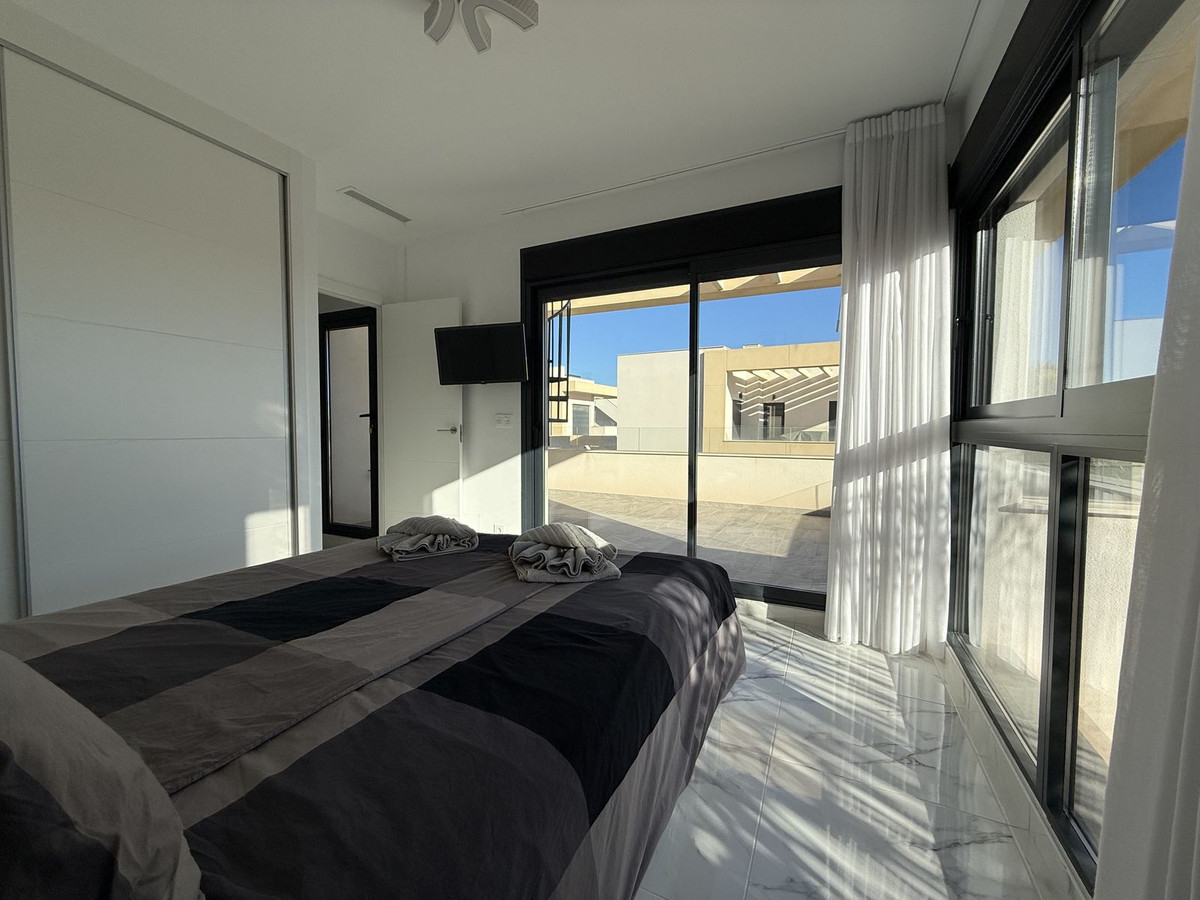 House – Detached Villa in Los Montesinos