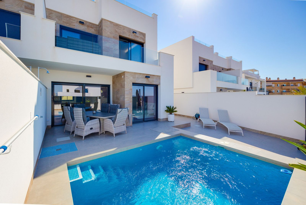 ShowFeedImage House – Semi-Detached House in Los Montesinos