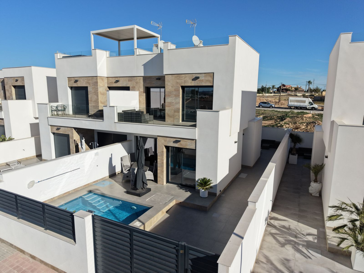 ShowFeedImage House – Semi-Detached House in Los Montesinos