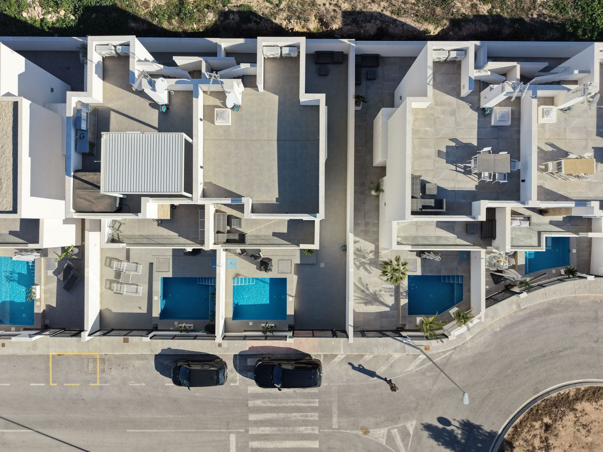 ShowFeedImage House – Semi-Detached House in Los Montesinos