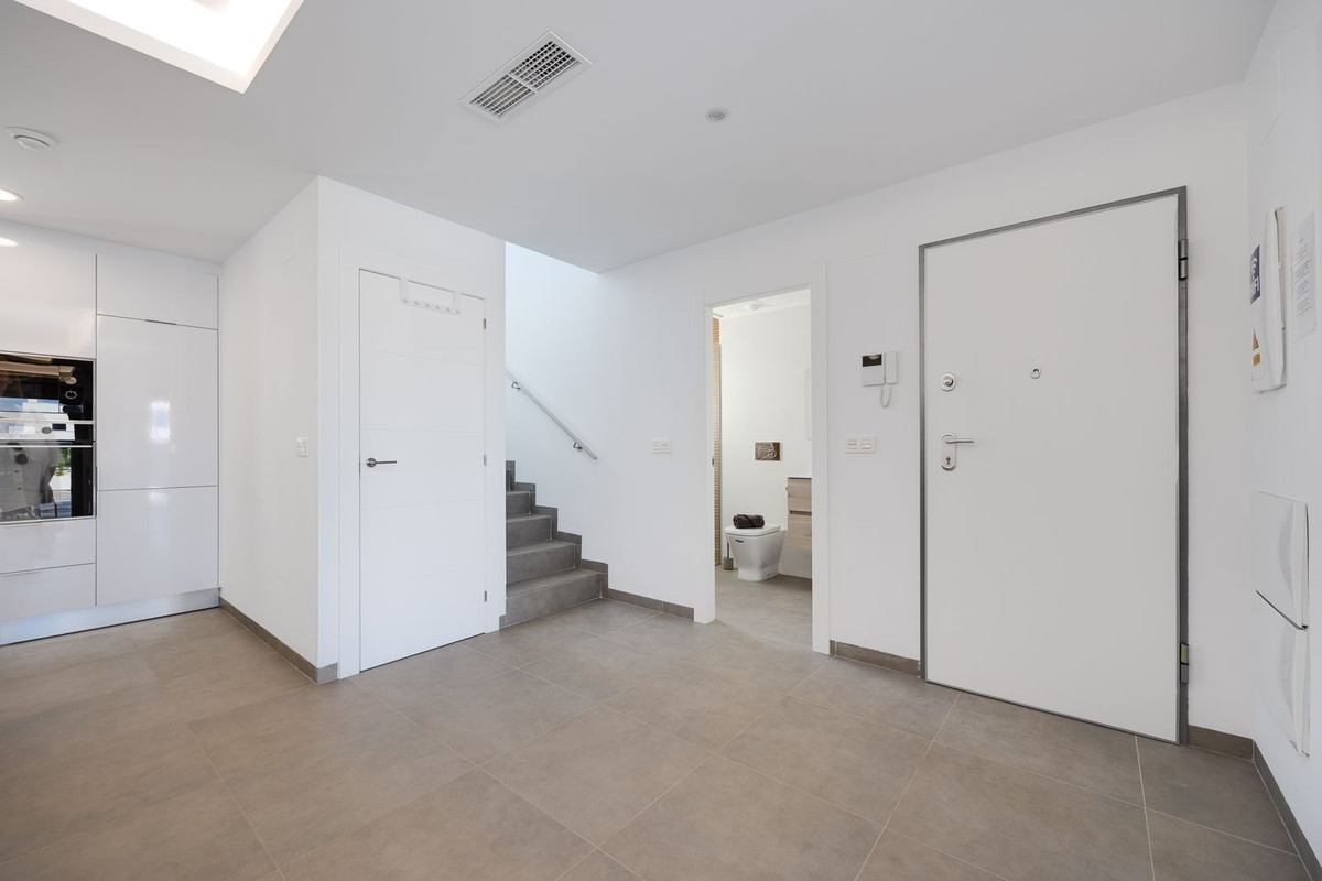 ShowFeedImage House – Semi-Detached House in Los Montesinos