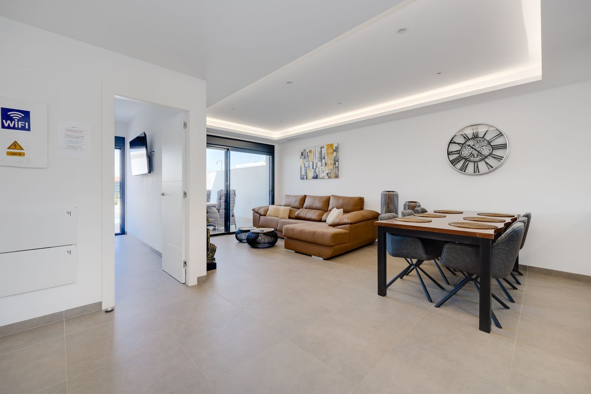 ShowFeedImage House – Semi-Detached House in Los Montesinos