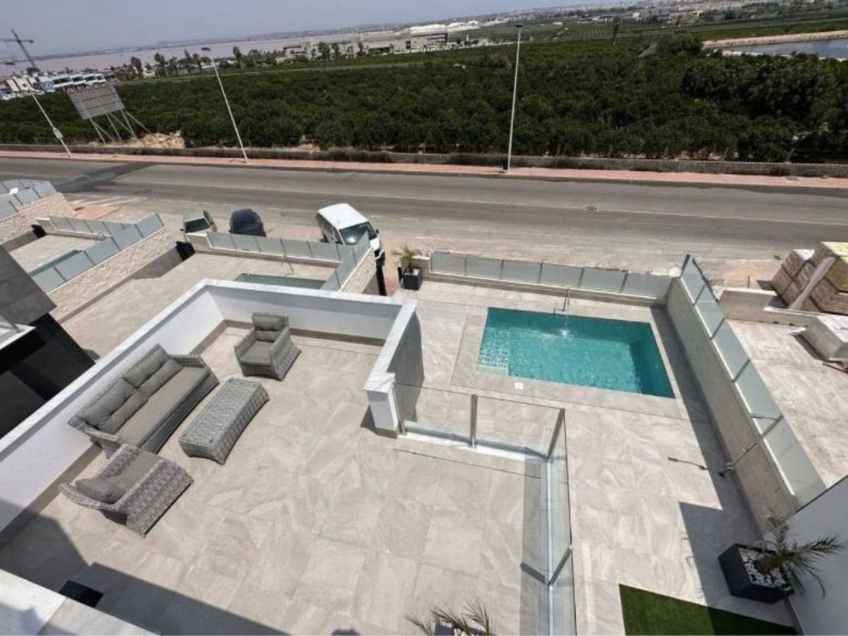 ShowFeedImage House – Detached Villa in Orihuela