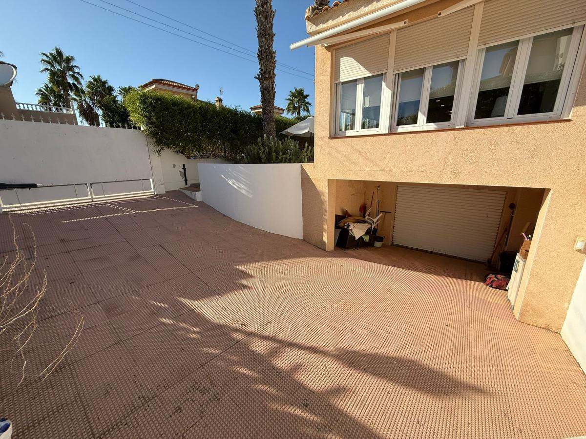 ShowFeedImage House – Detached Villa in San Miguel de Salinas