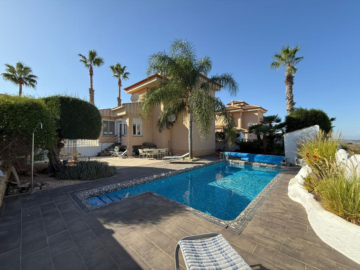 ShowFeedImage House – Detached Villa in San Miguel de Salinas