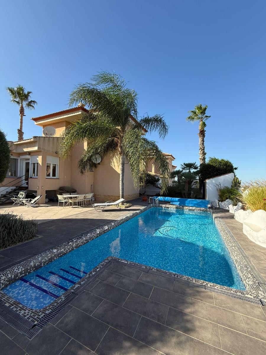 ShowFeedImage House – Detached Villa in San Miguel de Salinas