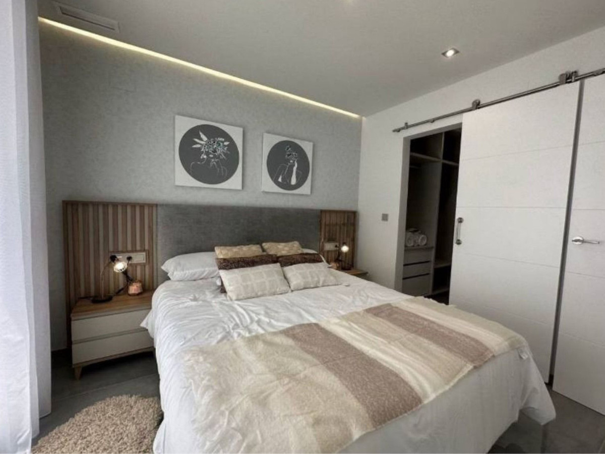 ShowFeedImage House – Detached Villa in Orihuela