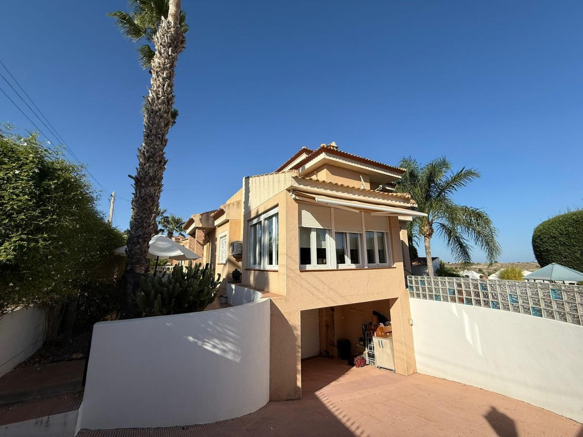 ShowFeedImage House – Detached Villa in San Miguel de Salinas