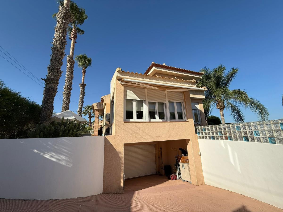 ShowFeedImage House – Detached Villa in San Miguel de Salinas