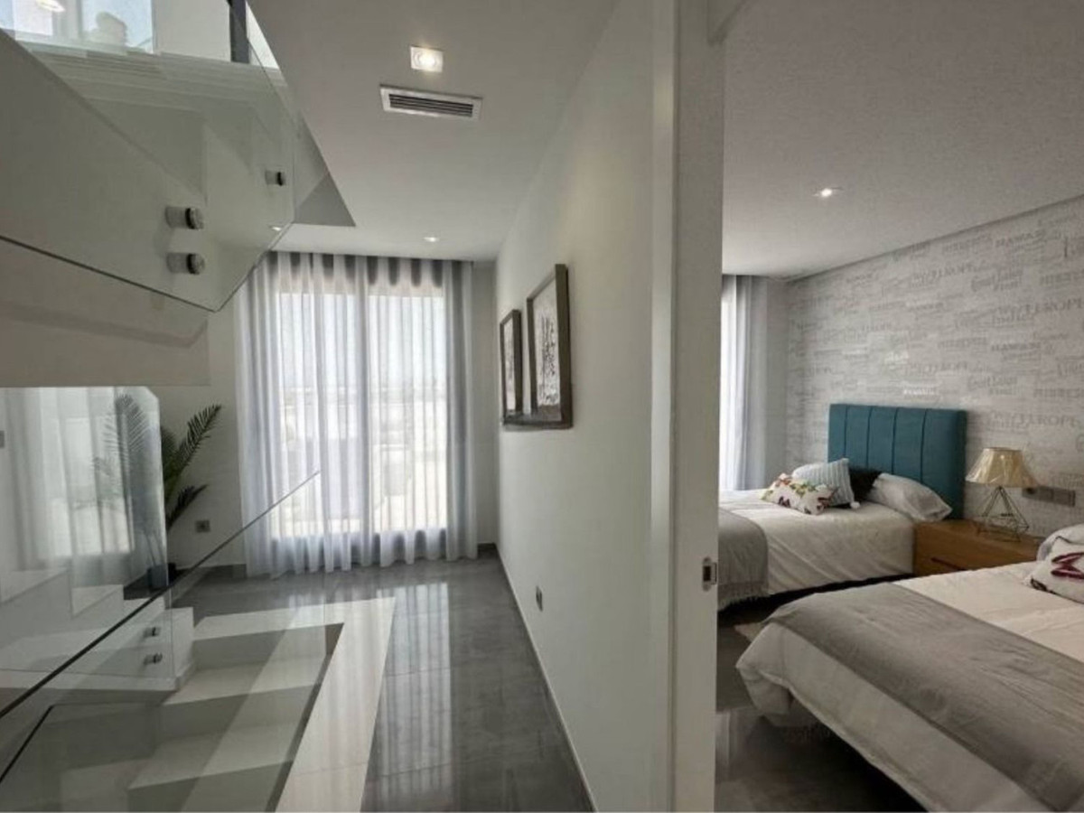 ShowFeedImage House – Detached Villa in Orihuela