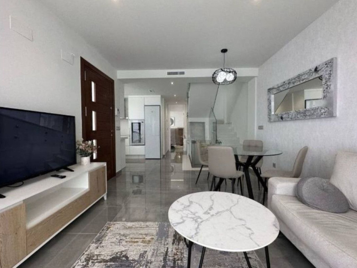 ShowFeedImage House – Detached Villa in Orihuela