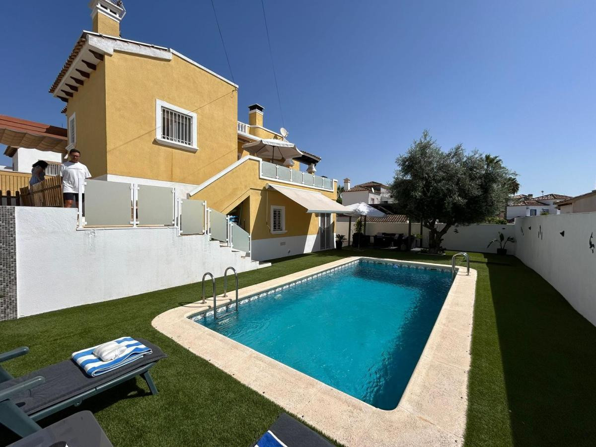 House – Detached Villa in San Miguel de Salinas