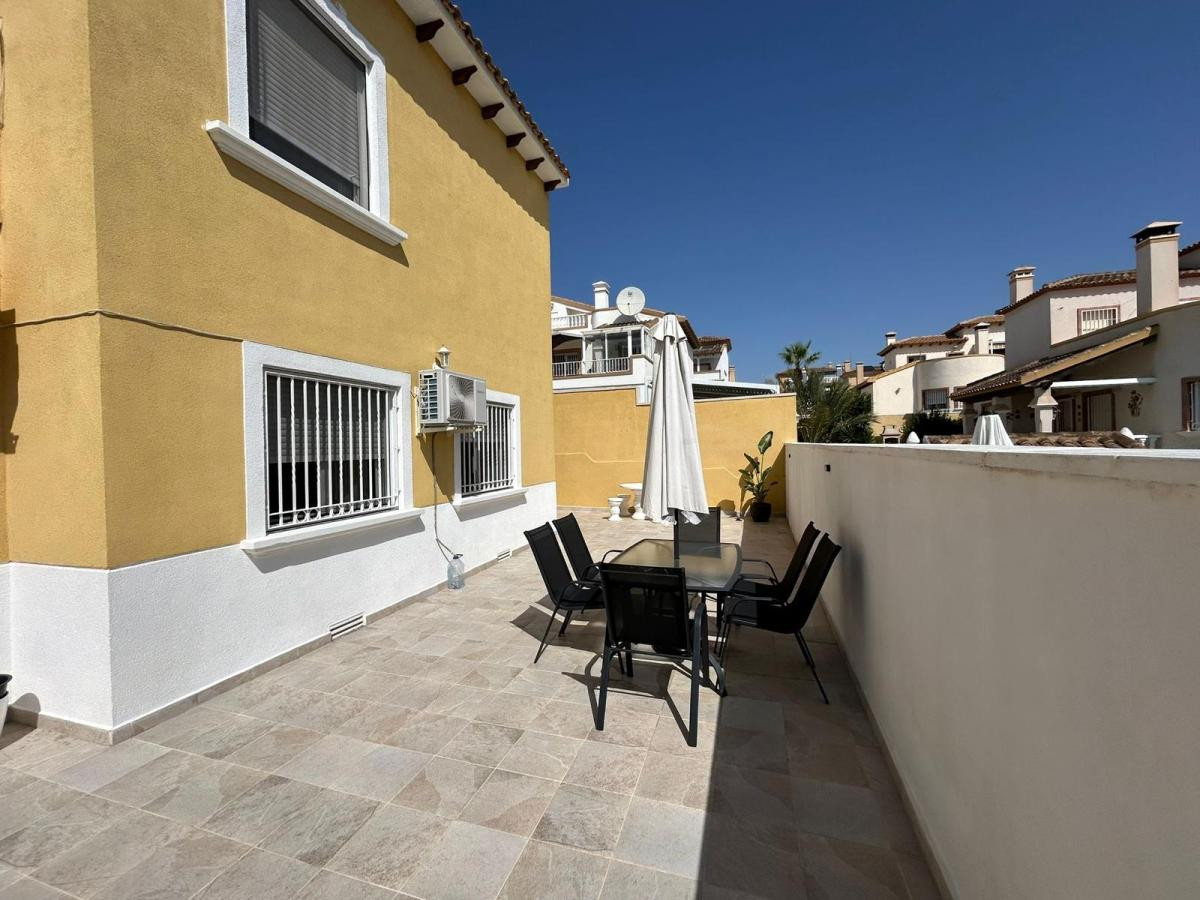 House – Detached Villa in San Miguel de Salinas