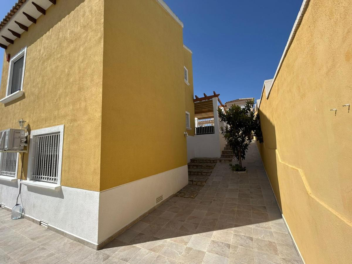 House – Detached Villa in San Miguel de Salinas