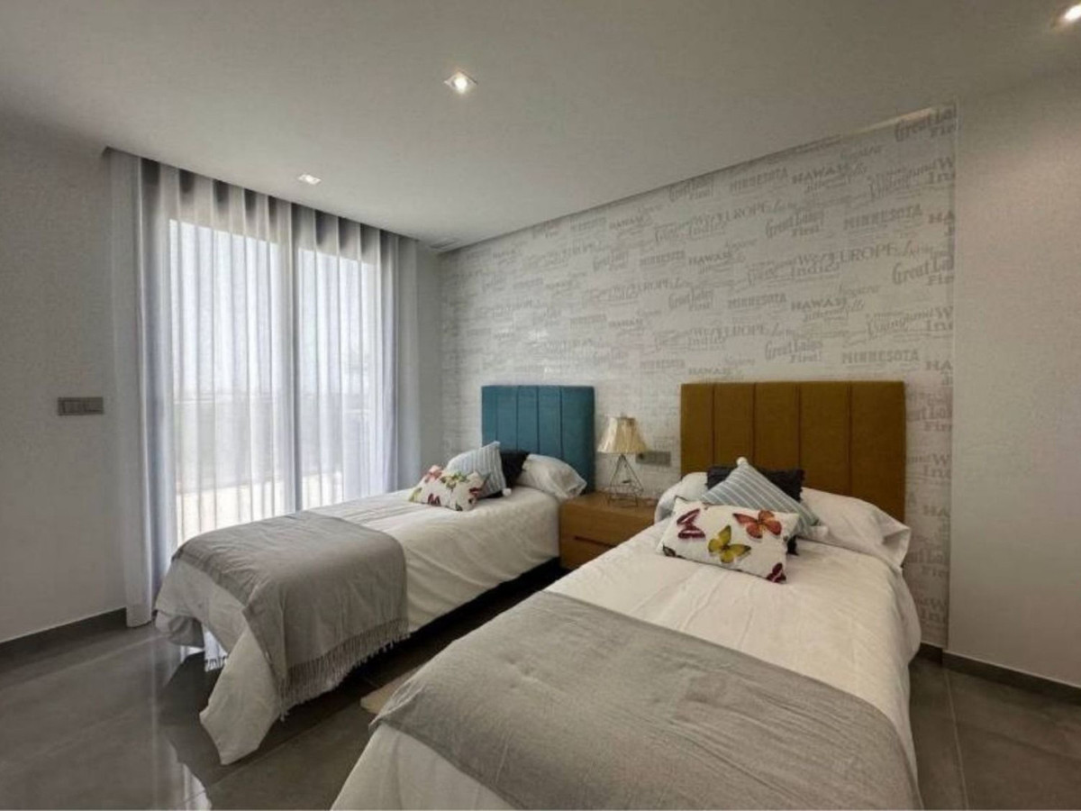 ShowFeedImage House – Detached Villa in Orihuela