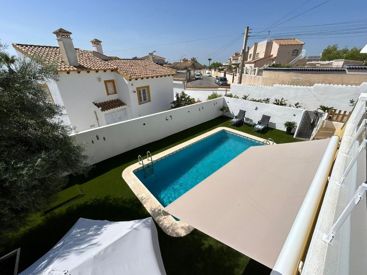 House – Detached Villa in San Miguel de Salinas