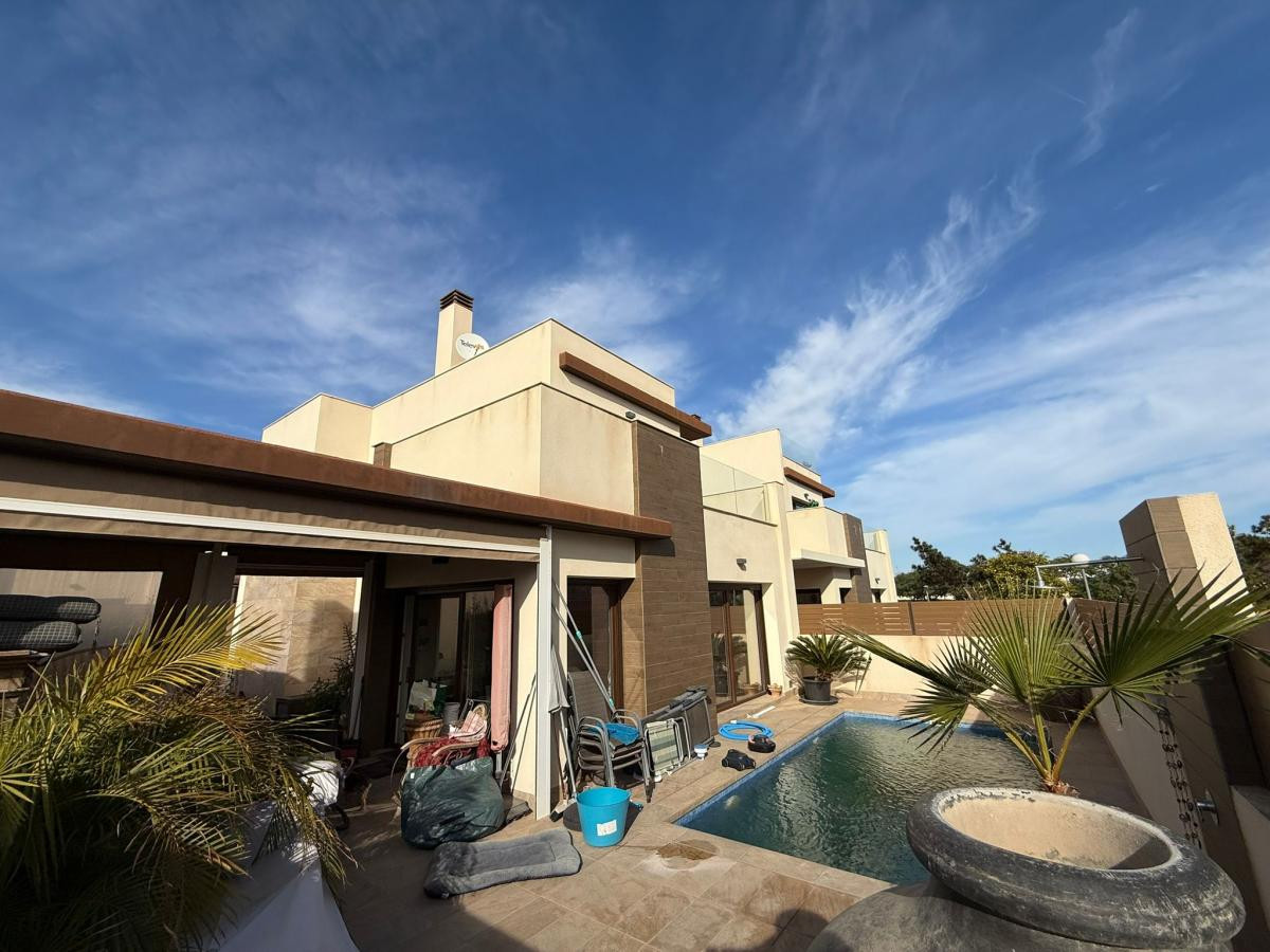 ShowFeedImage House – Detached Villa in Los Montesinos