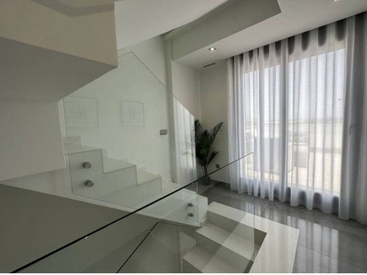 ShowFeedImage House – Detached Villa in Orihuela