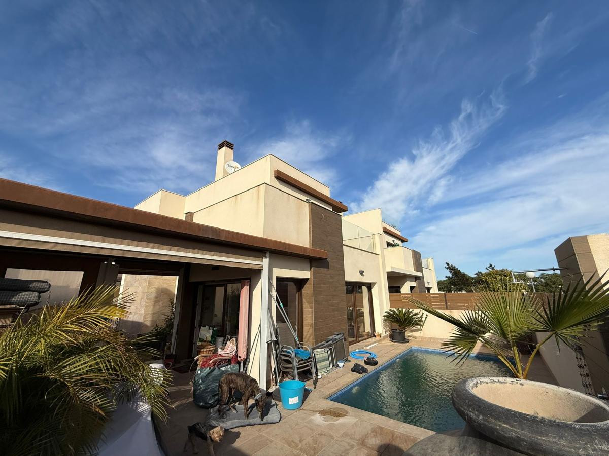 ShowFeedImage House – Detached Villa in Los Montesinos