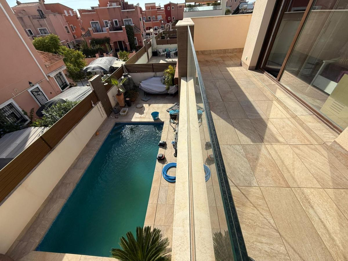 ShowFeedImage House – Detached Villa in Los Montesinos