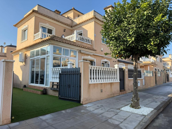 House – Semi-Detached House in Pilar de la Horadada