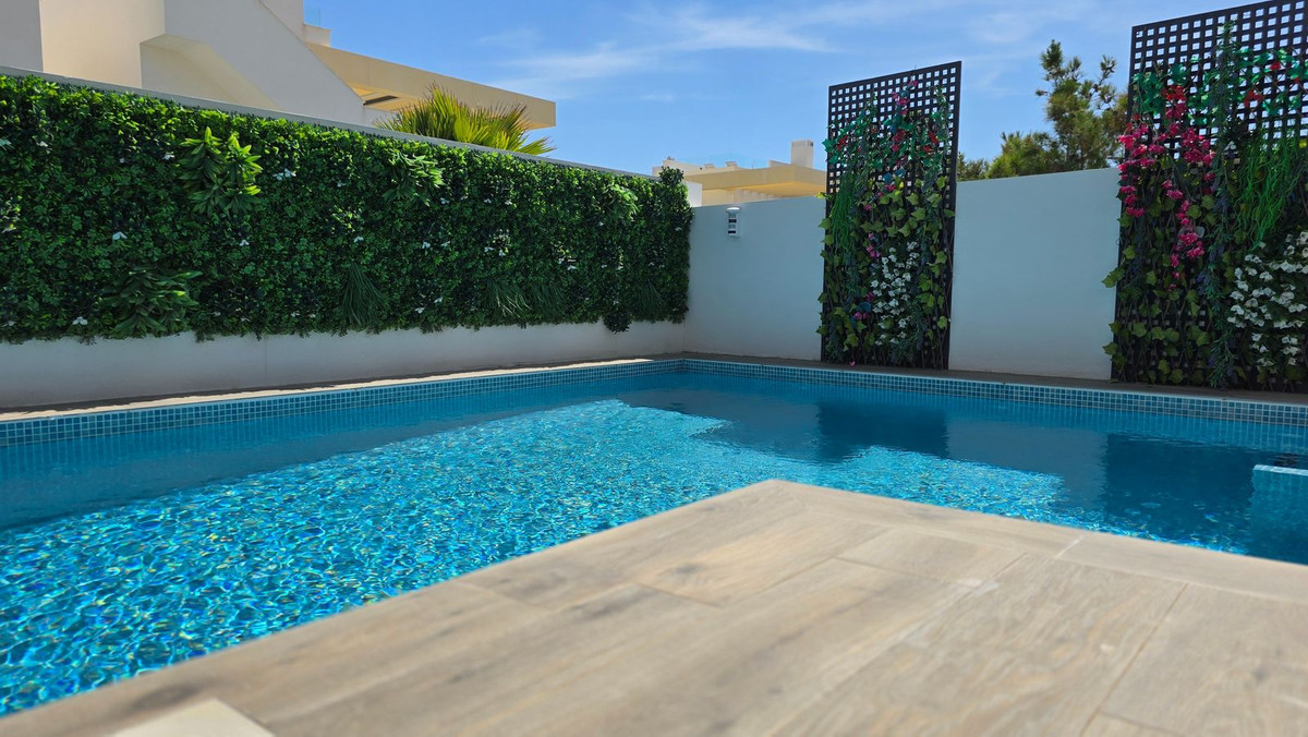ShowFeedImage House – Detached Villa in Los Montesinos