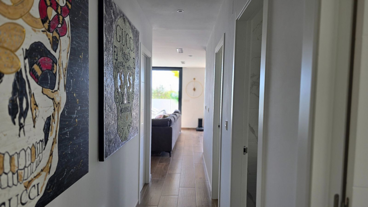 ShowFeedImage House – Detached Villa in Los Montesinos
