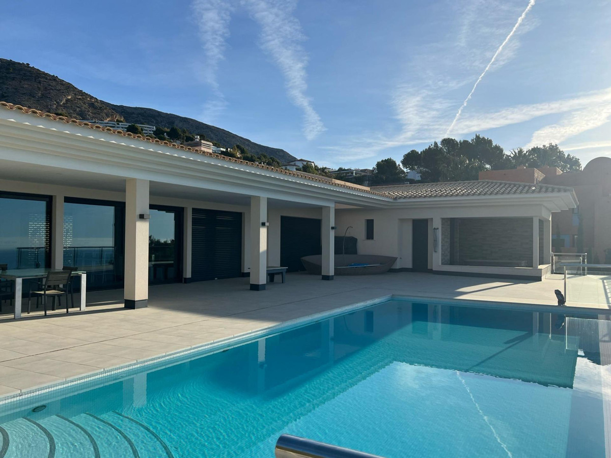 ShowFeedImage House – Bungalow in Altea