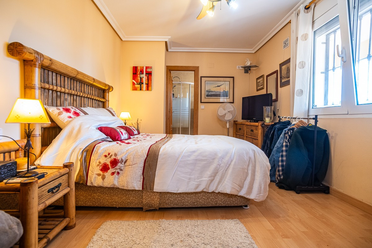 ShowFeedImage House – Detached Villa in Torrevieja