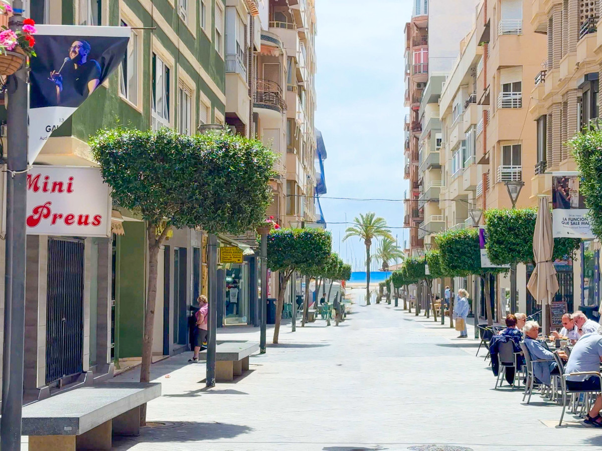 ShowFeedImage Apartment – Middle Floor Apartment in Torrevieja