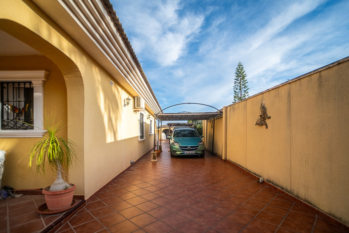 ShowFeedImage House – Detached Villa in Torrevieja