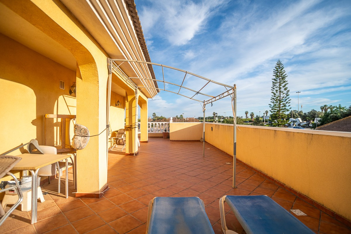 ShowFeedImage House – Detached Villa in Torrevieja