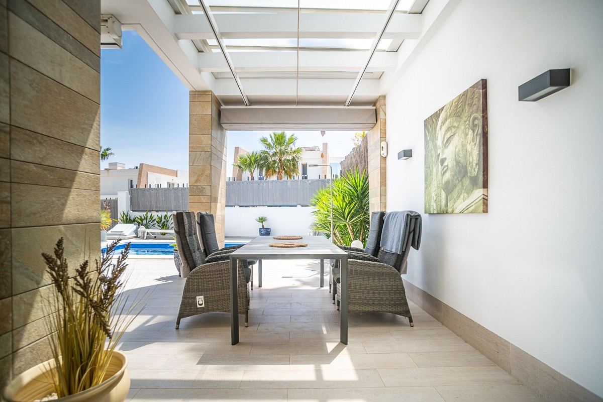 ShowFeedImage House – Detached Villa in Algorfa