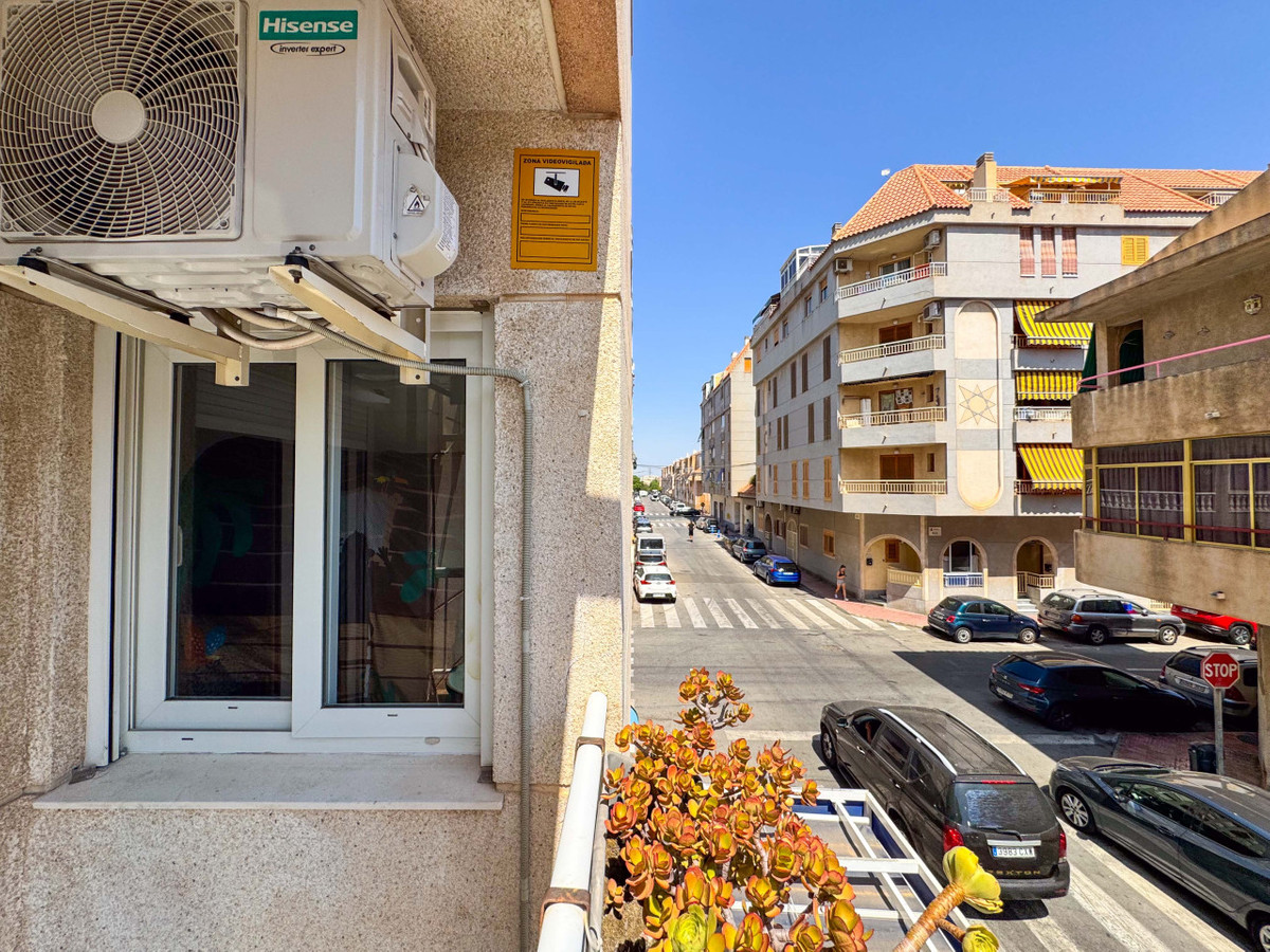 ShowFeedImage Apartment – Middle Floor Apartment in Torrevieja