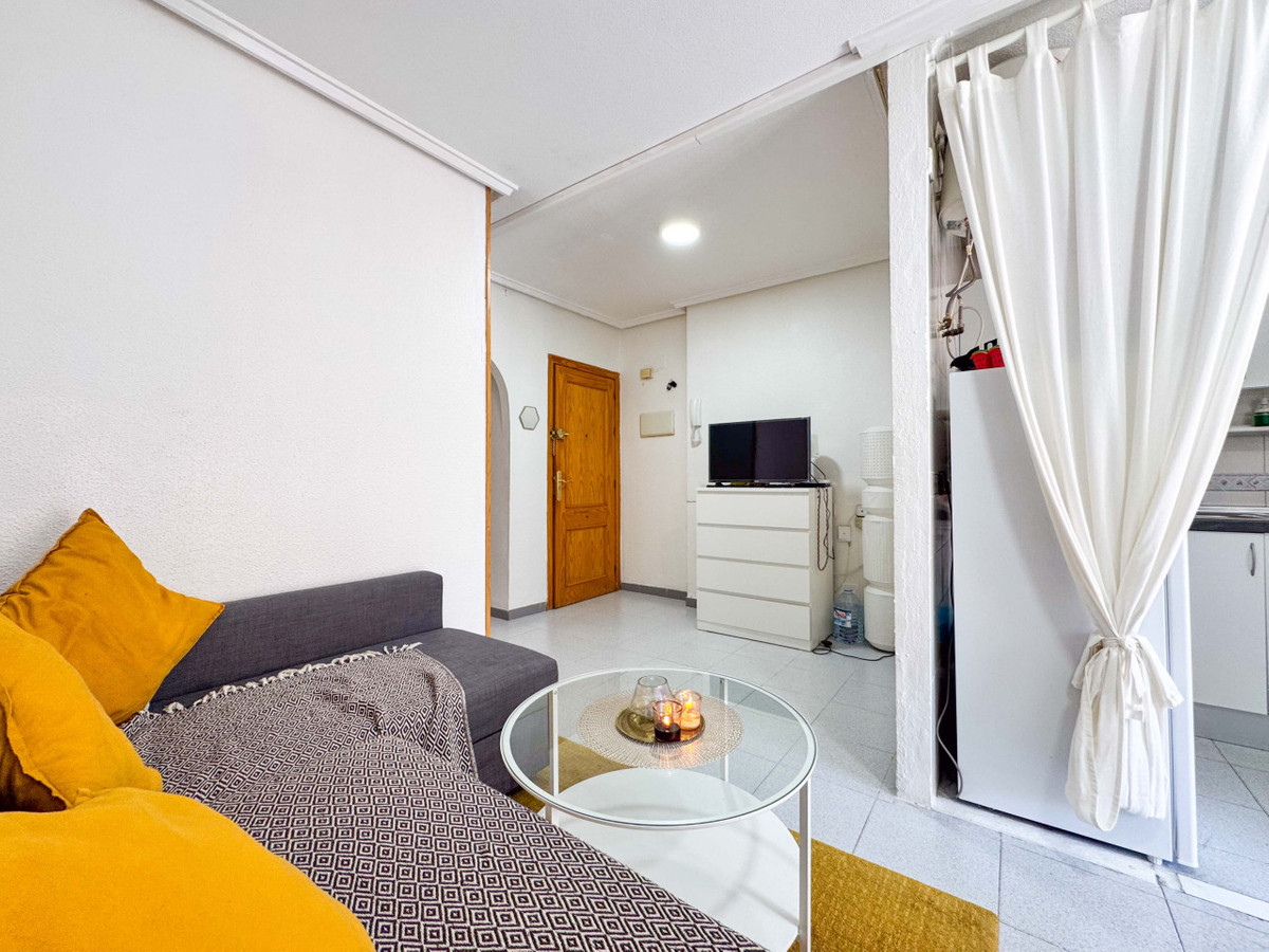 ShowFeedImage Apartment – Middle Floor Apartment in Torrevieja