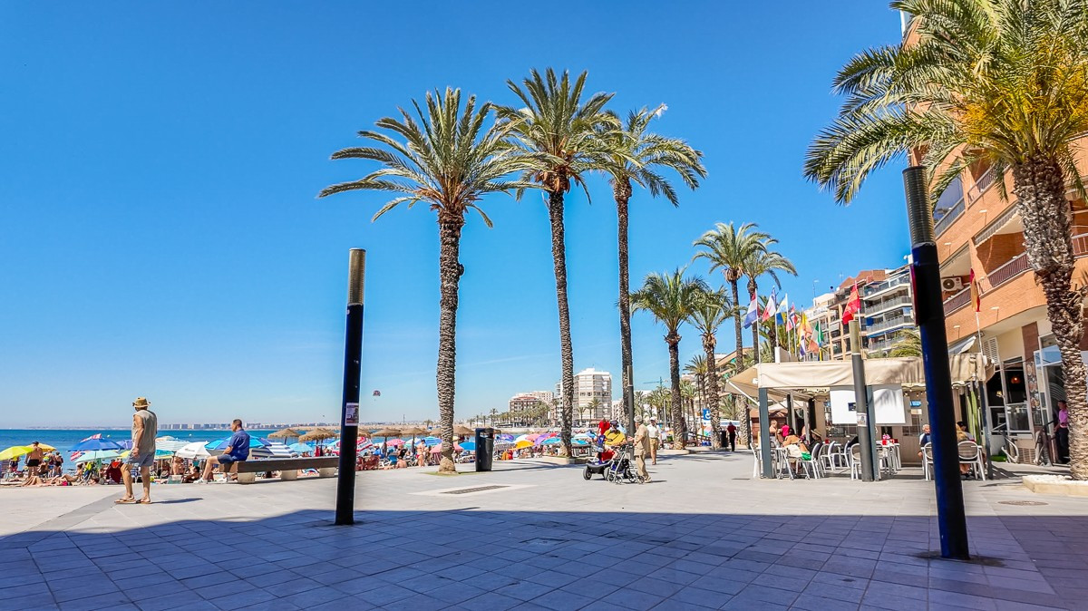 Apartment – Middle Floor Apartment in Torrevieja