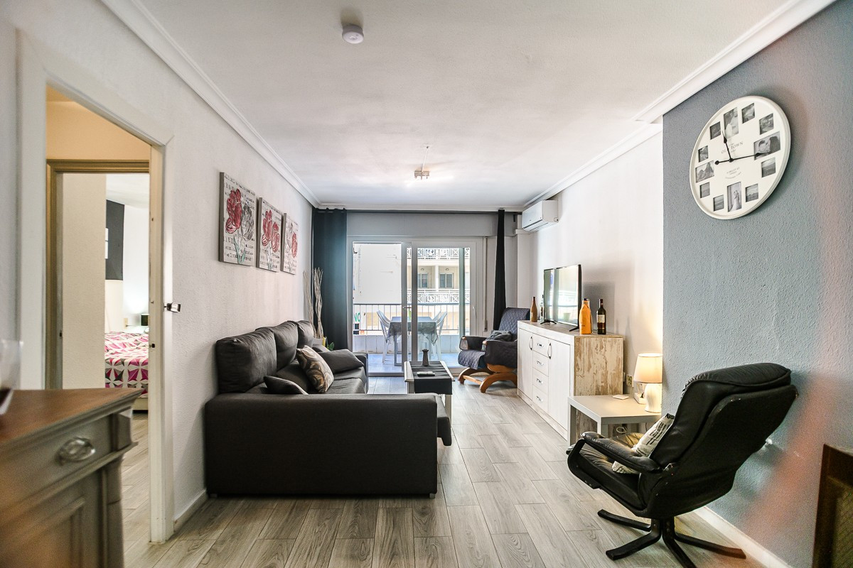 Apartment – Middle Floor Apartment in Torrevieja