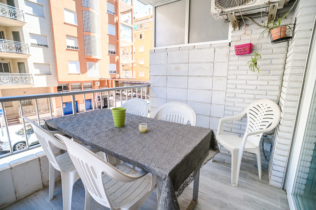 Apartment – Middle Floor Apartment in Torrevieja
